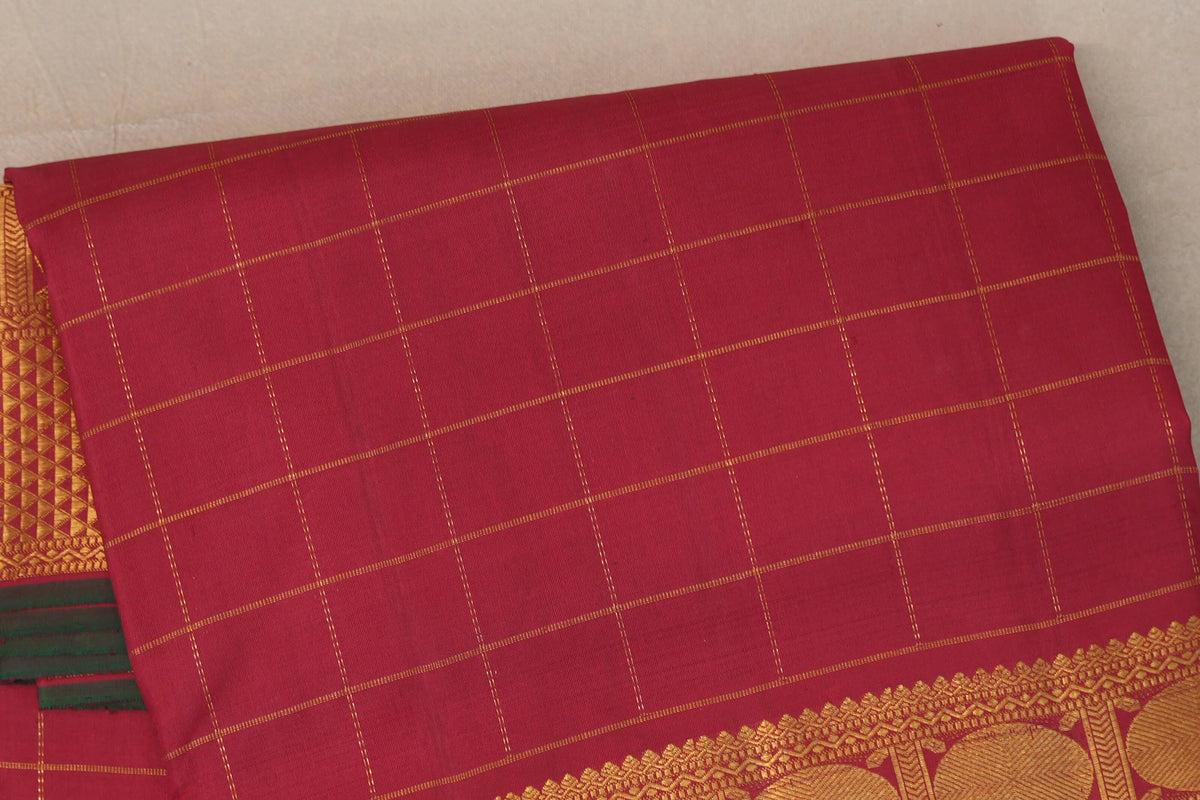 Reddish Maroon Ten Yards Silk Saree body