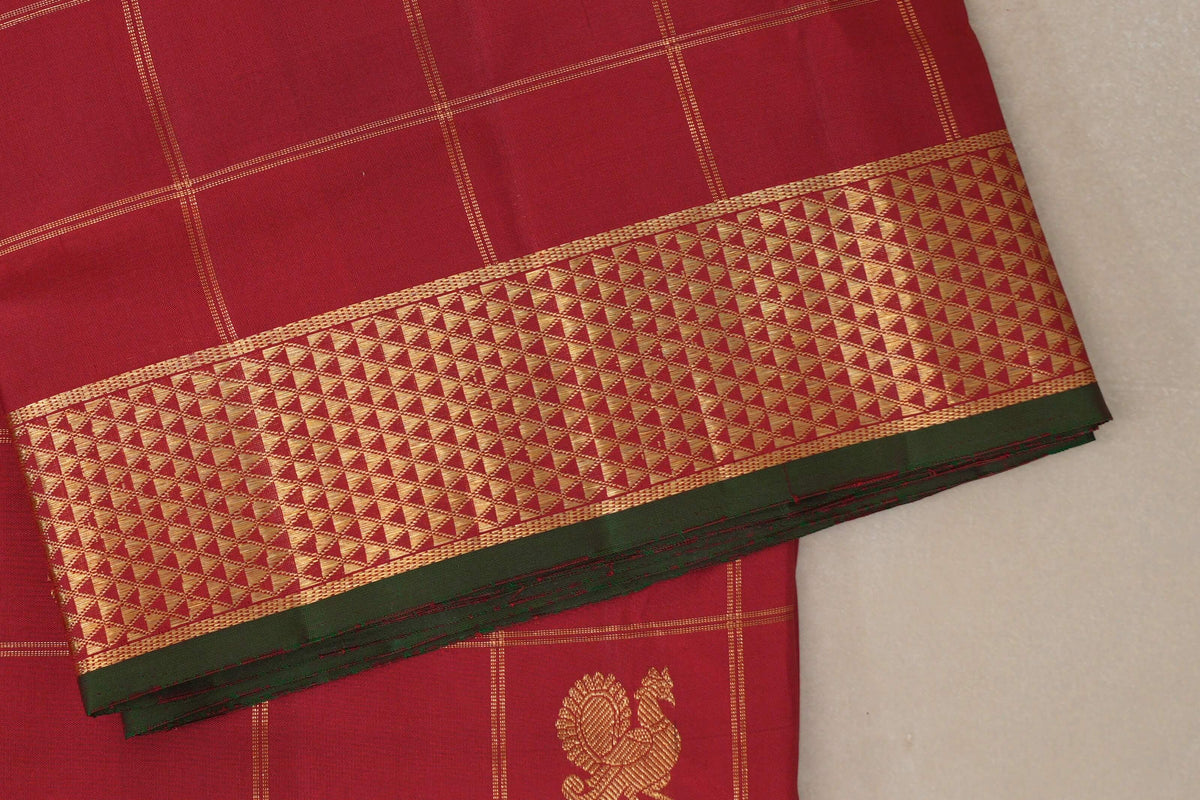 Deep Red Ten Yards Silk Saree border