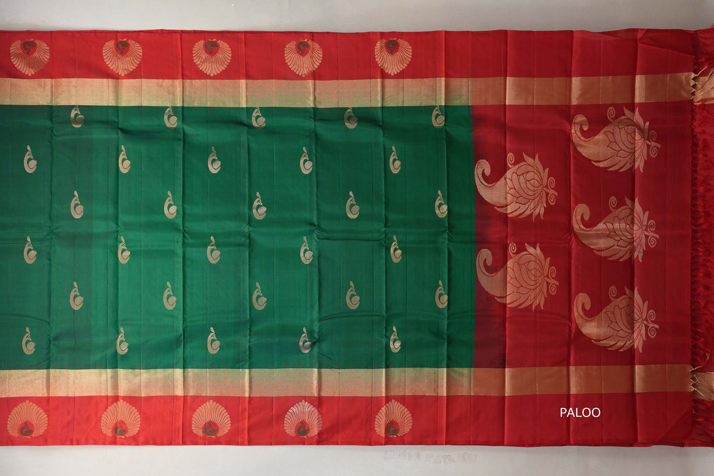 Emerald Green with red borders Light  Kanjivaram Silk Saree paloo