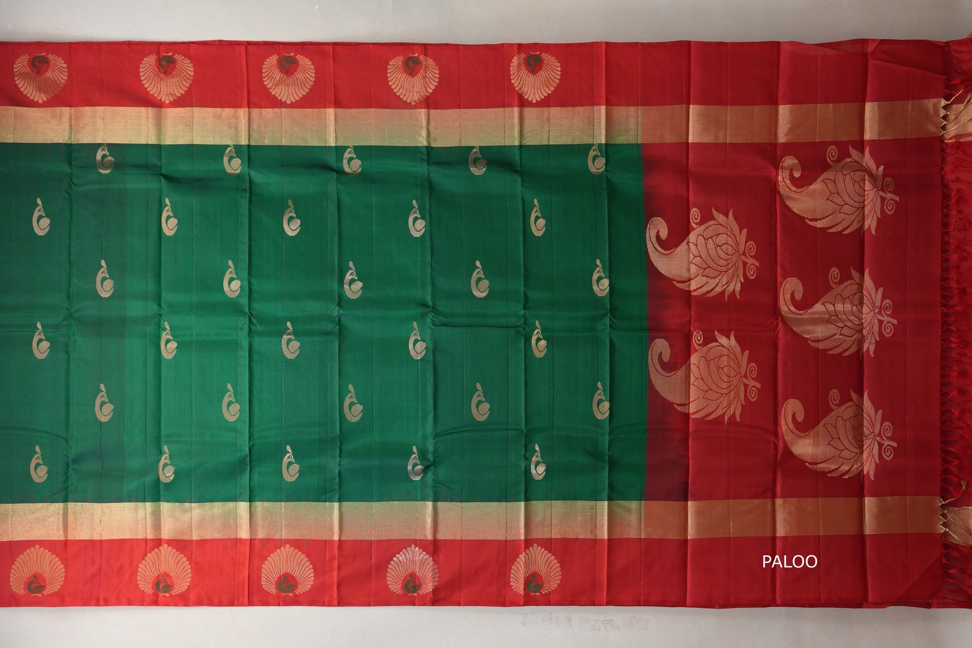 Emerald Green with red borders Light  Kanjivaram Silk Saree paloo