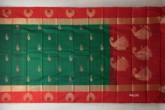 Emerald Green with red borders Light  Kanjivaram Silk Saree paloo