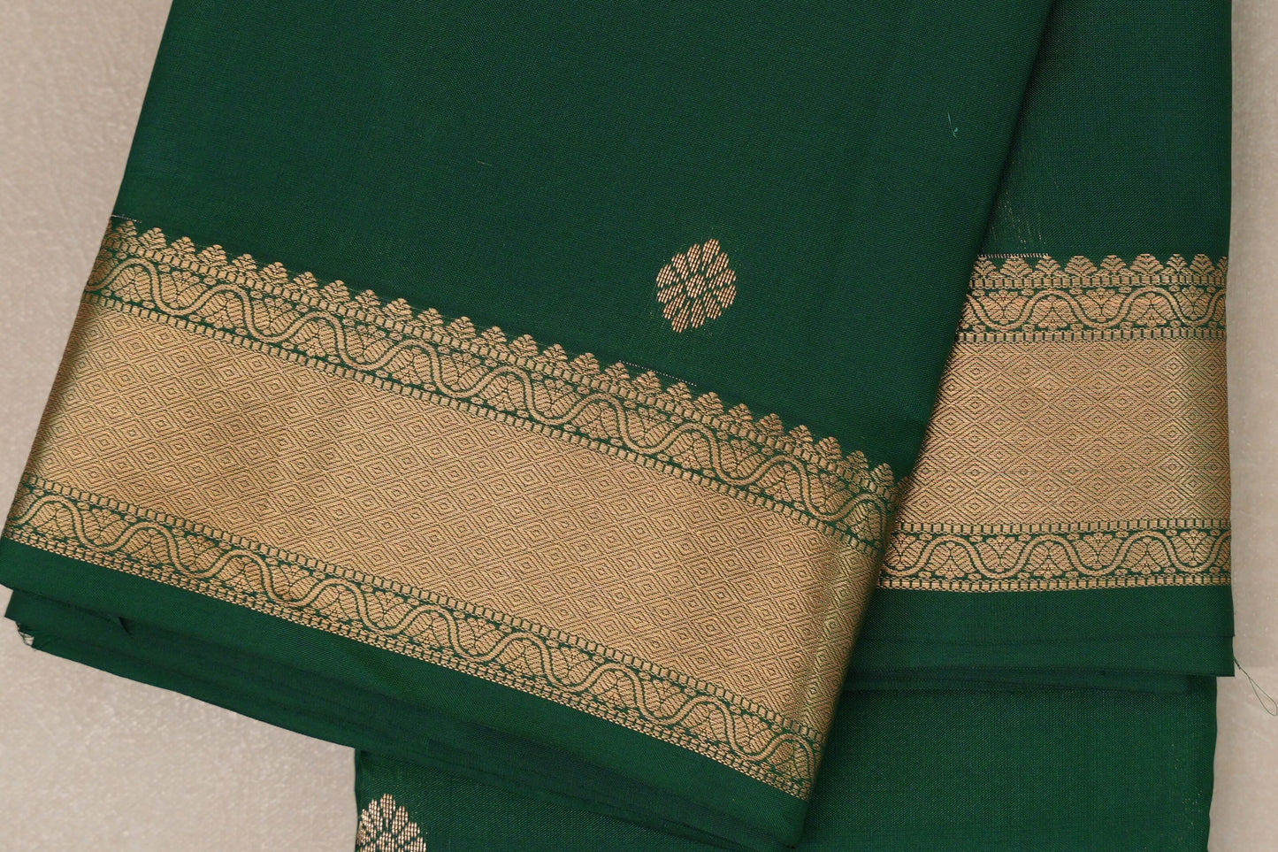 Emerald Green Light Weight Kanjivaram Silk Saree SS8949