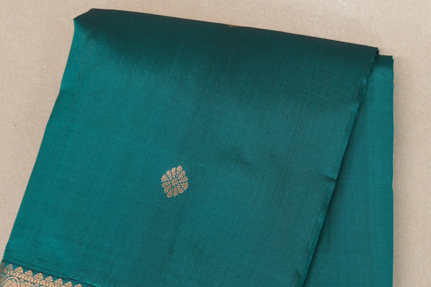 Peacock Green Light Weight Kanjivaram Silk Saree SS8951