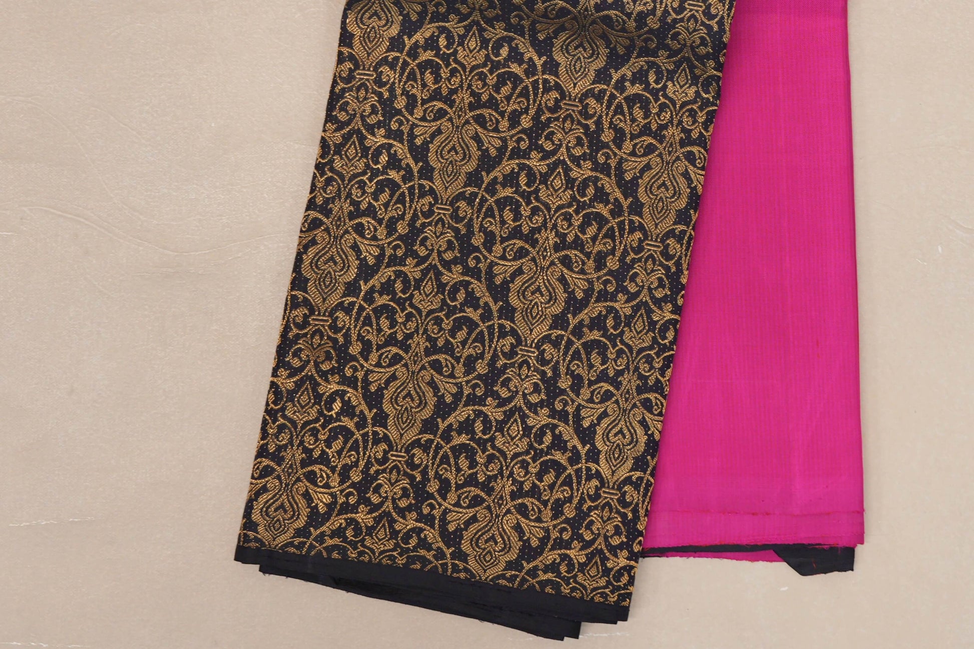 Pink Vintage Kanjivaram Silk Saree border zoom