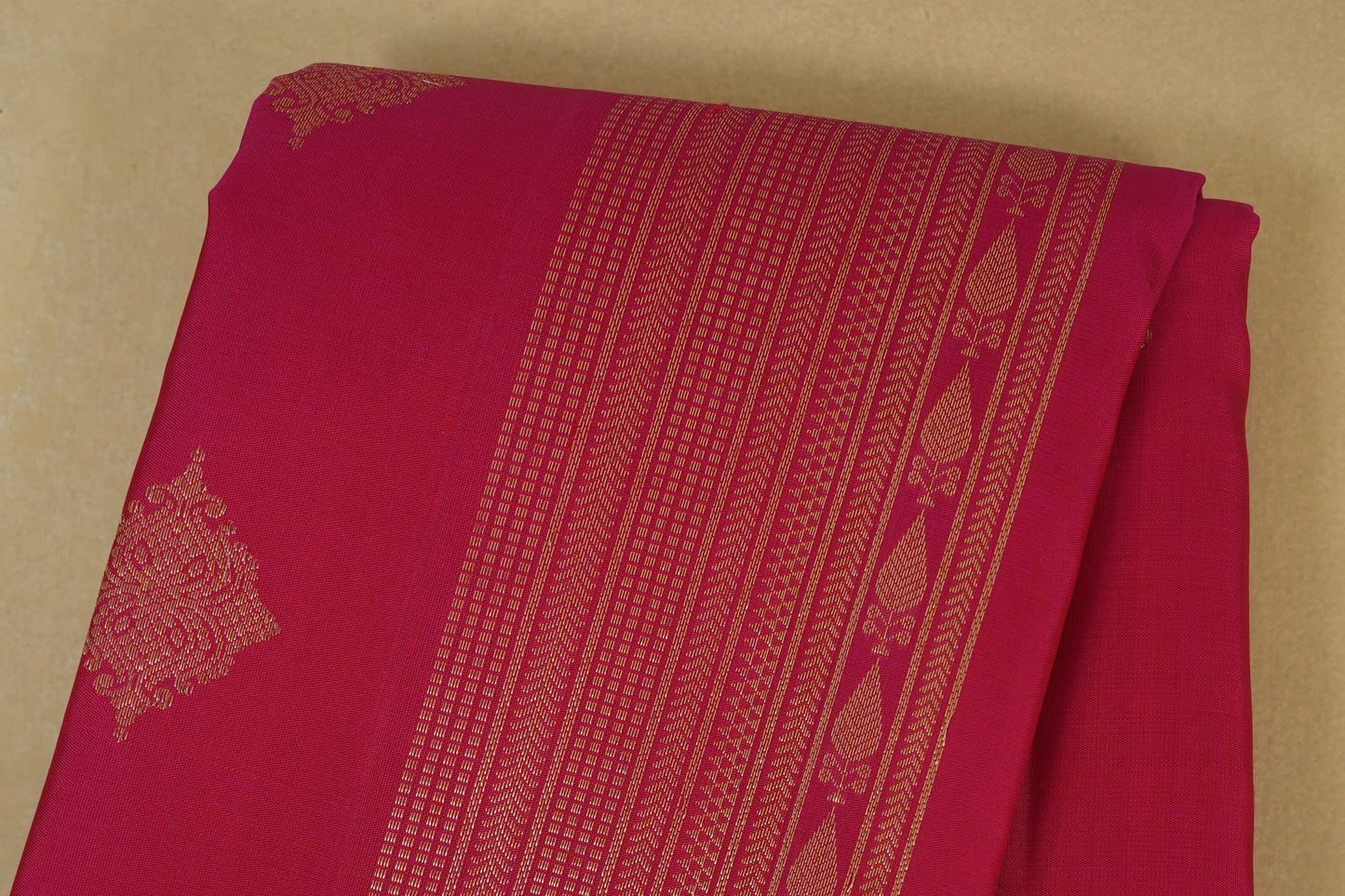 Pink Kanjivaram Silk Saree body zoom