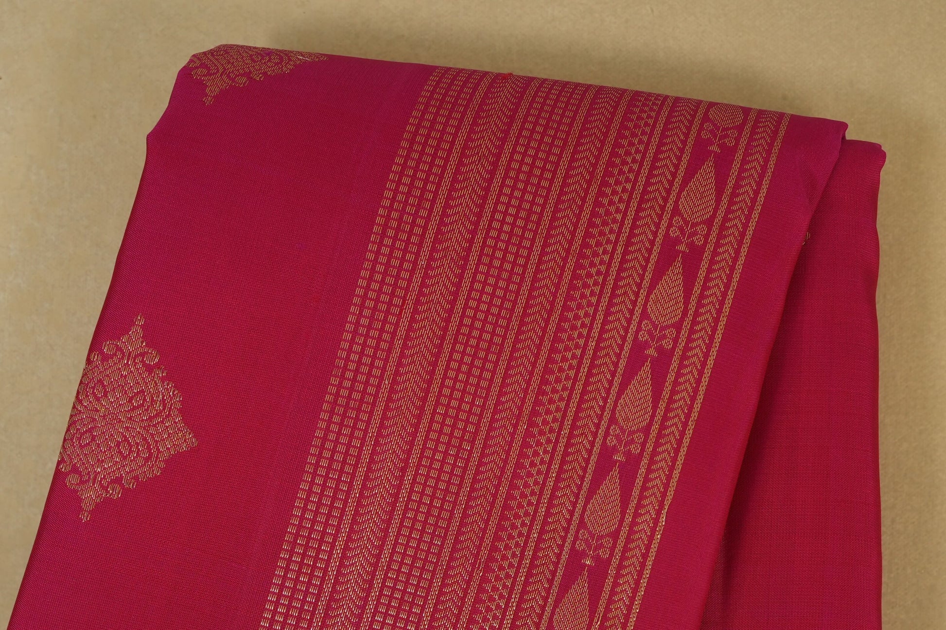 Pink Kanjivaram Silk Saree body zoom