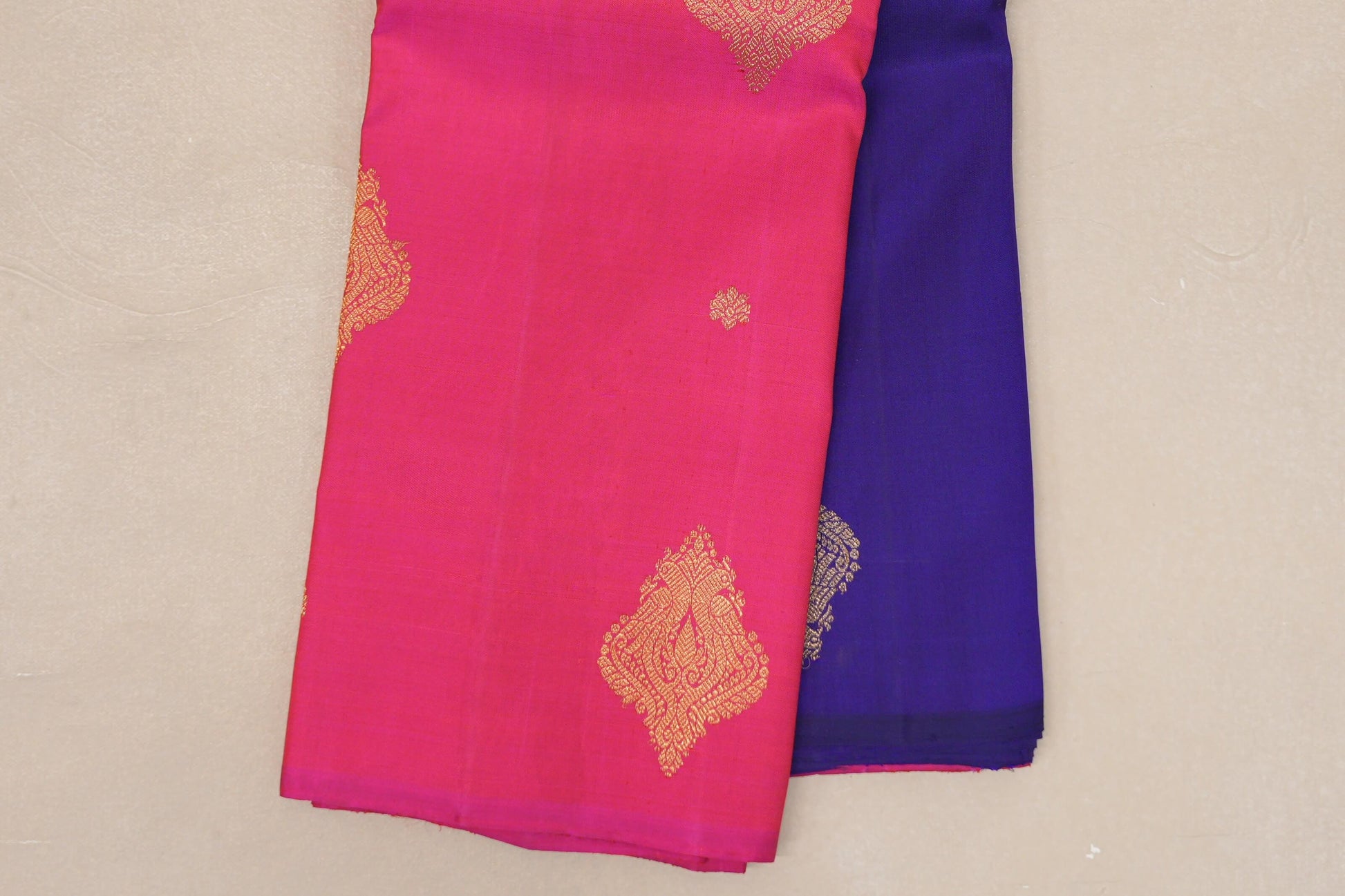 Deep Blue with Bright Pink Border Vintage Kanjivaram Silk Saree  border zoom