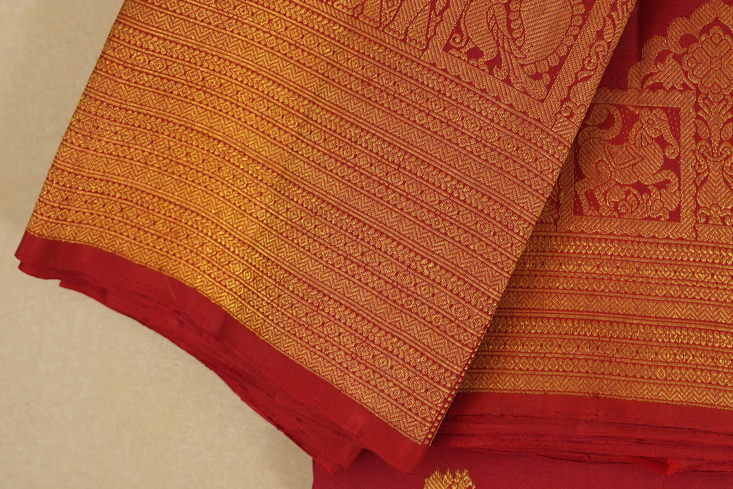 vintage Red Kanjivaram Silk Saree borders zoom