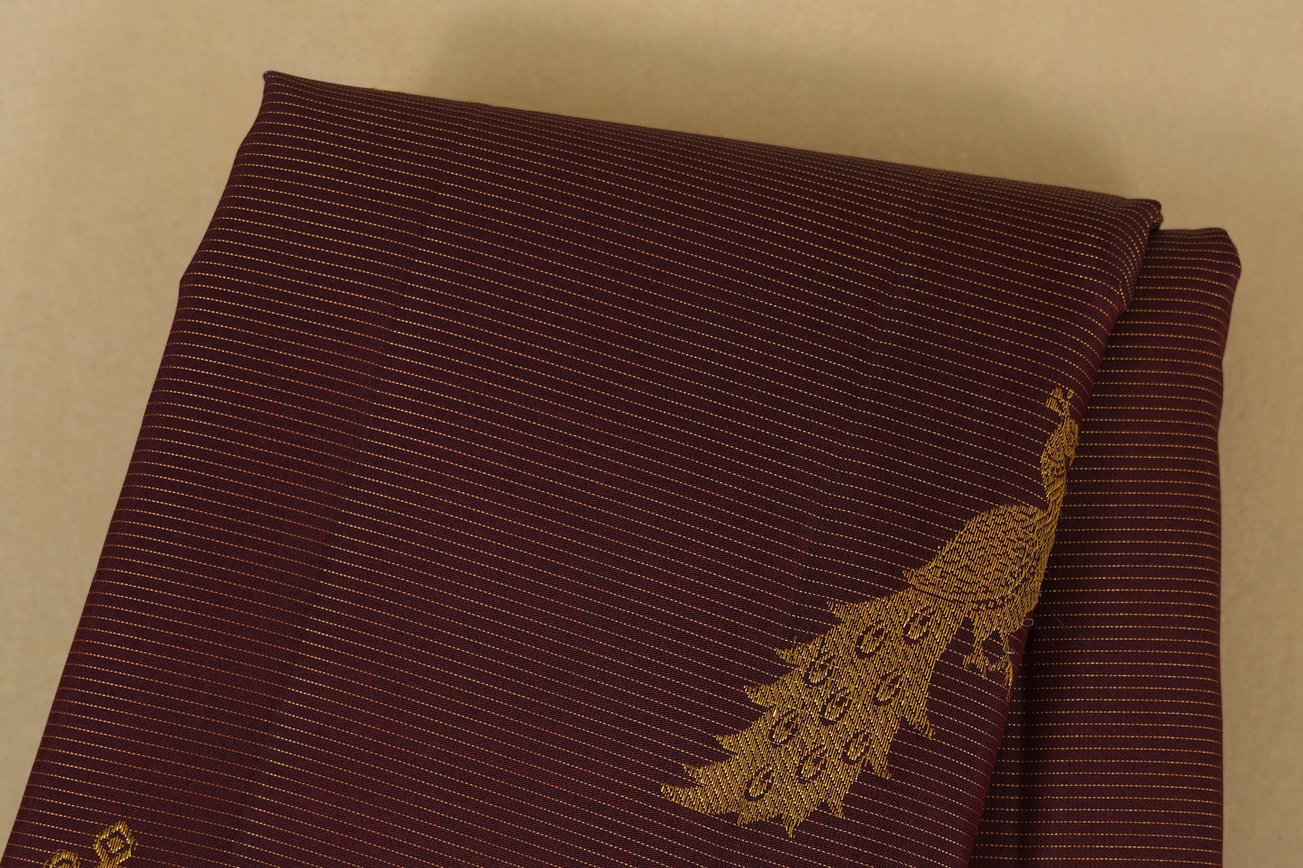  burgundy maroon vintage kanjivaram silk saree body zoom