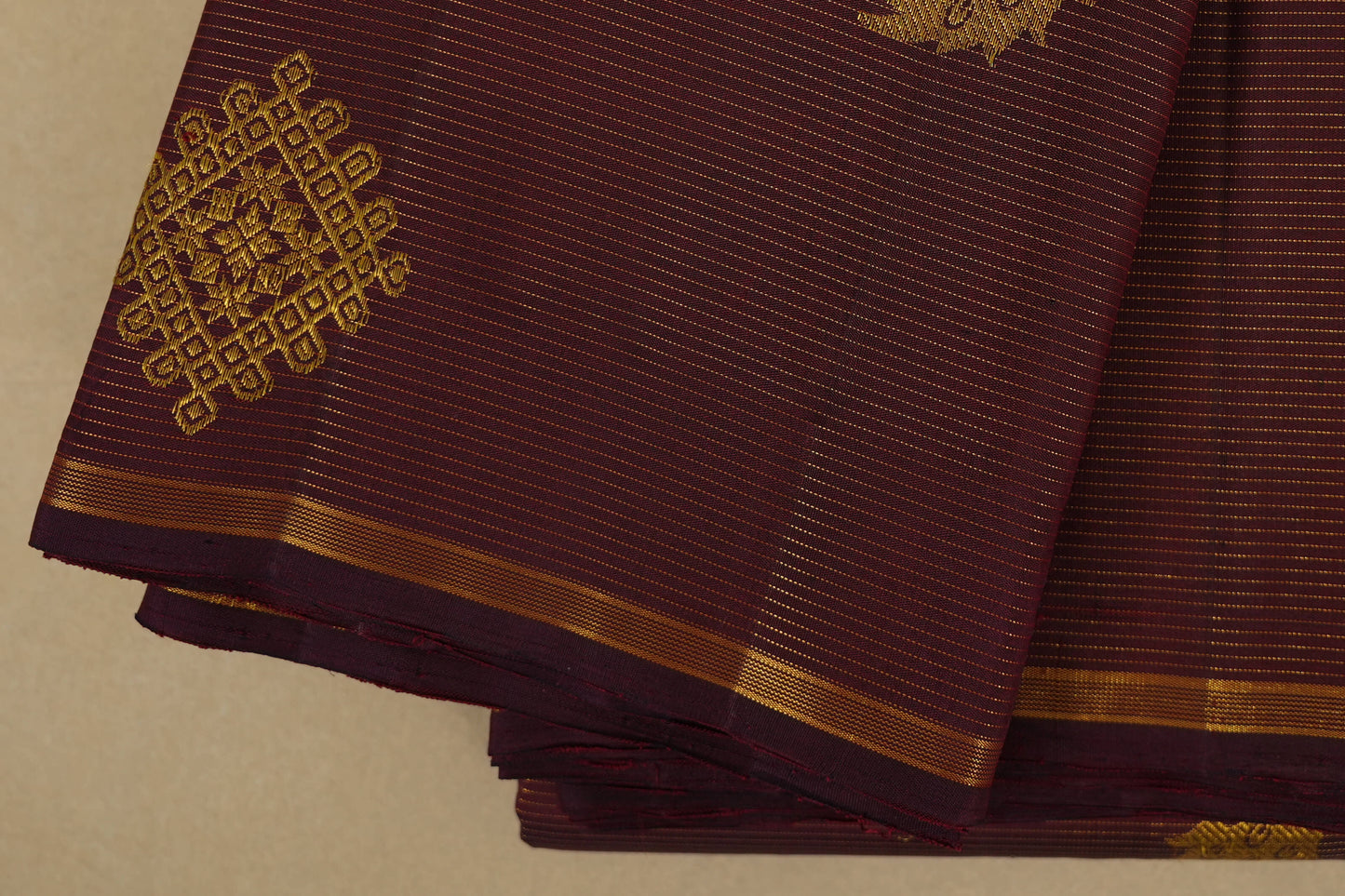 burgundy maroon vintage kanjivaram silk saree borders zoom