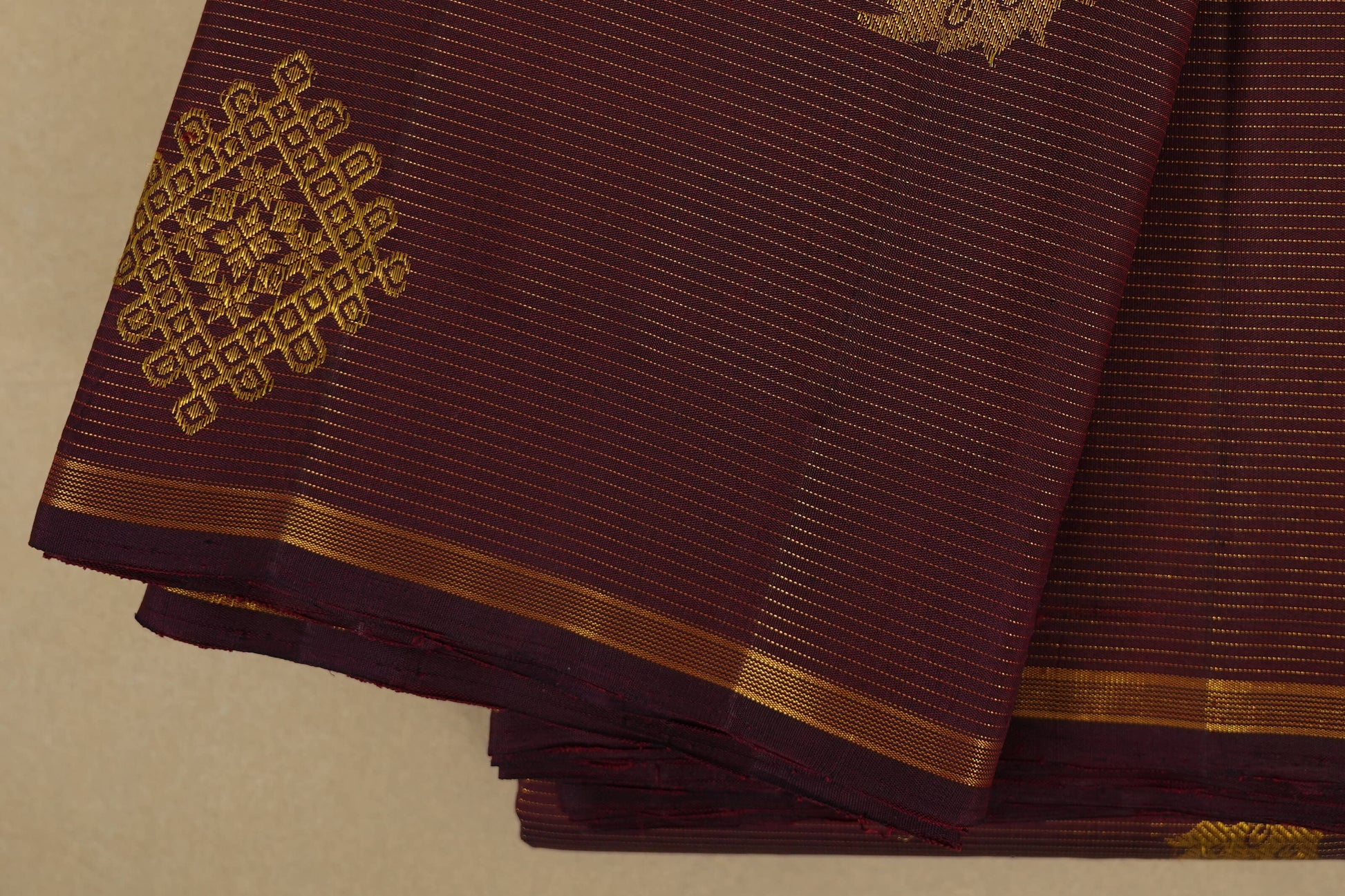  burgundy maroon vintage kanjivaram silk saree borders zoom