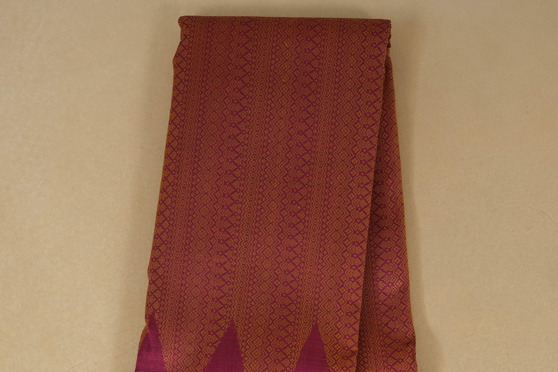 Vintage Magenta Kanjivaram Silk Saree body zoom