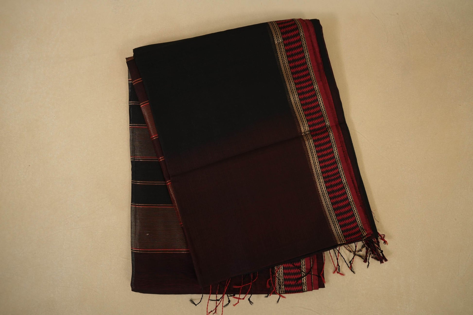 folded Multi color maheshwari silk cotton saree