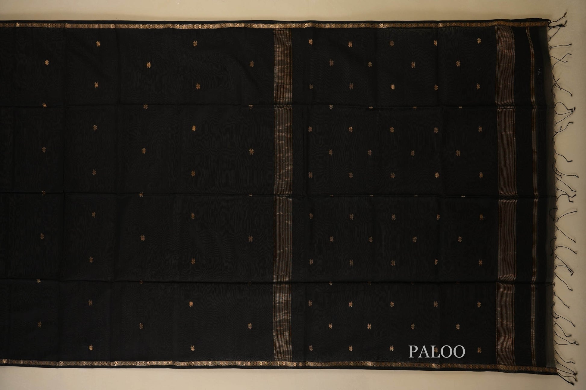Black maheshwari silk cotton saree paloo