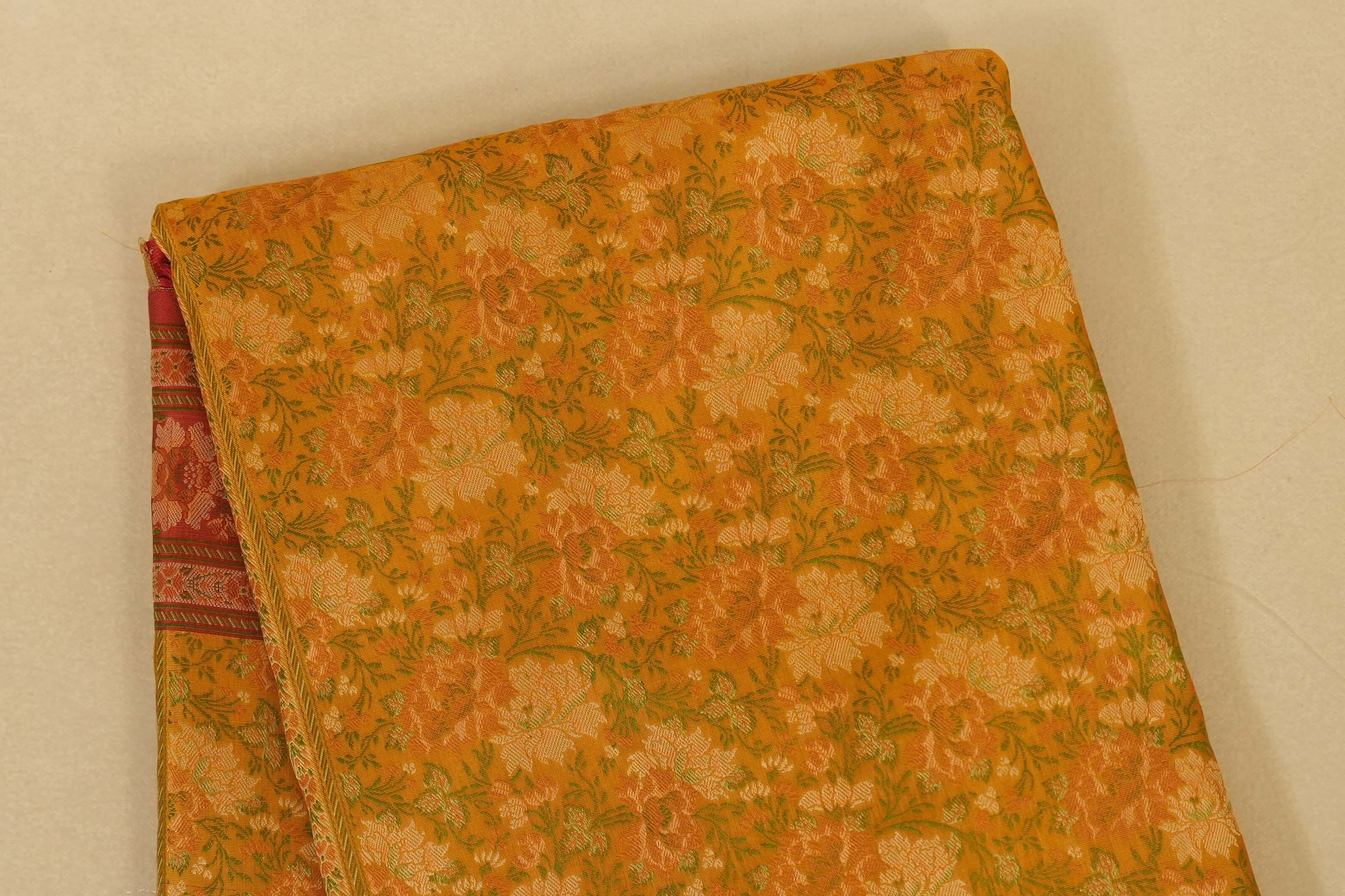 Yellowish Green Banarasi Silk Saree  body Zoom