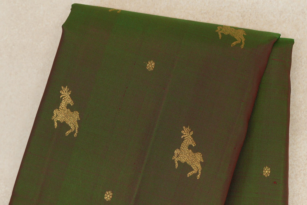 Dual Tone of Forest Green and Red Vintage Kanjivaram Silk Saree body