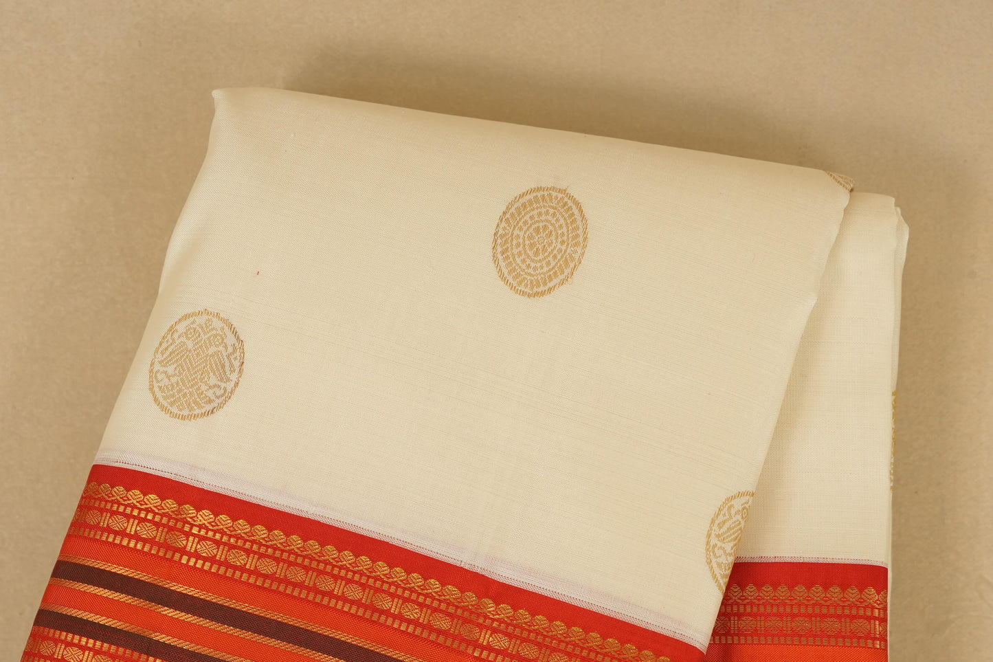 Off White Kanjivaram Silk Saree body zoom