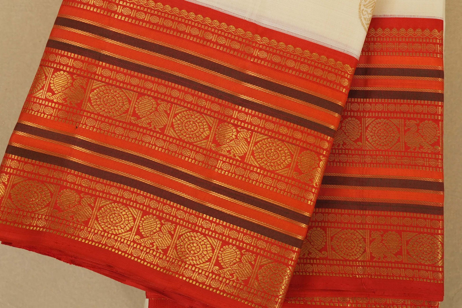 Off White Kanjivaram Silk Saree borders zoom
