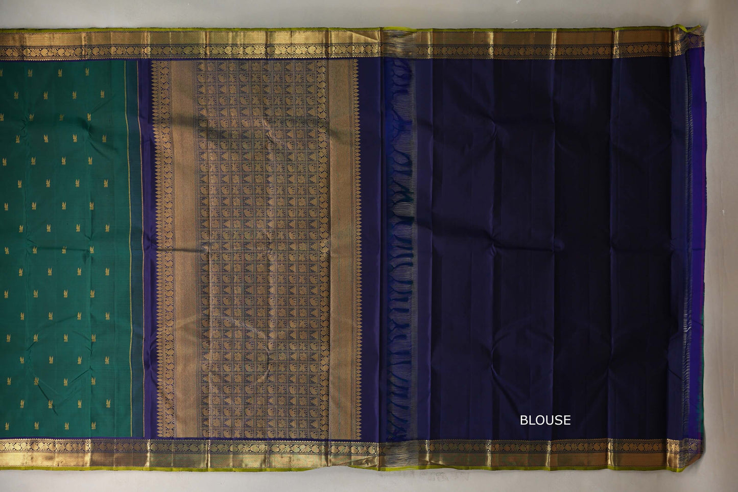Emerald green with deep blue borders Vintage Kanjivaram Silk Saree SS9102