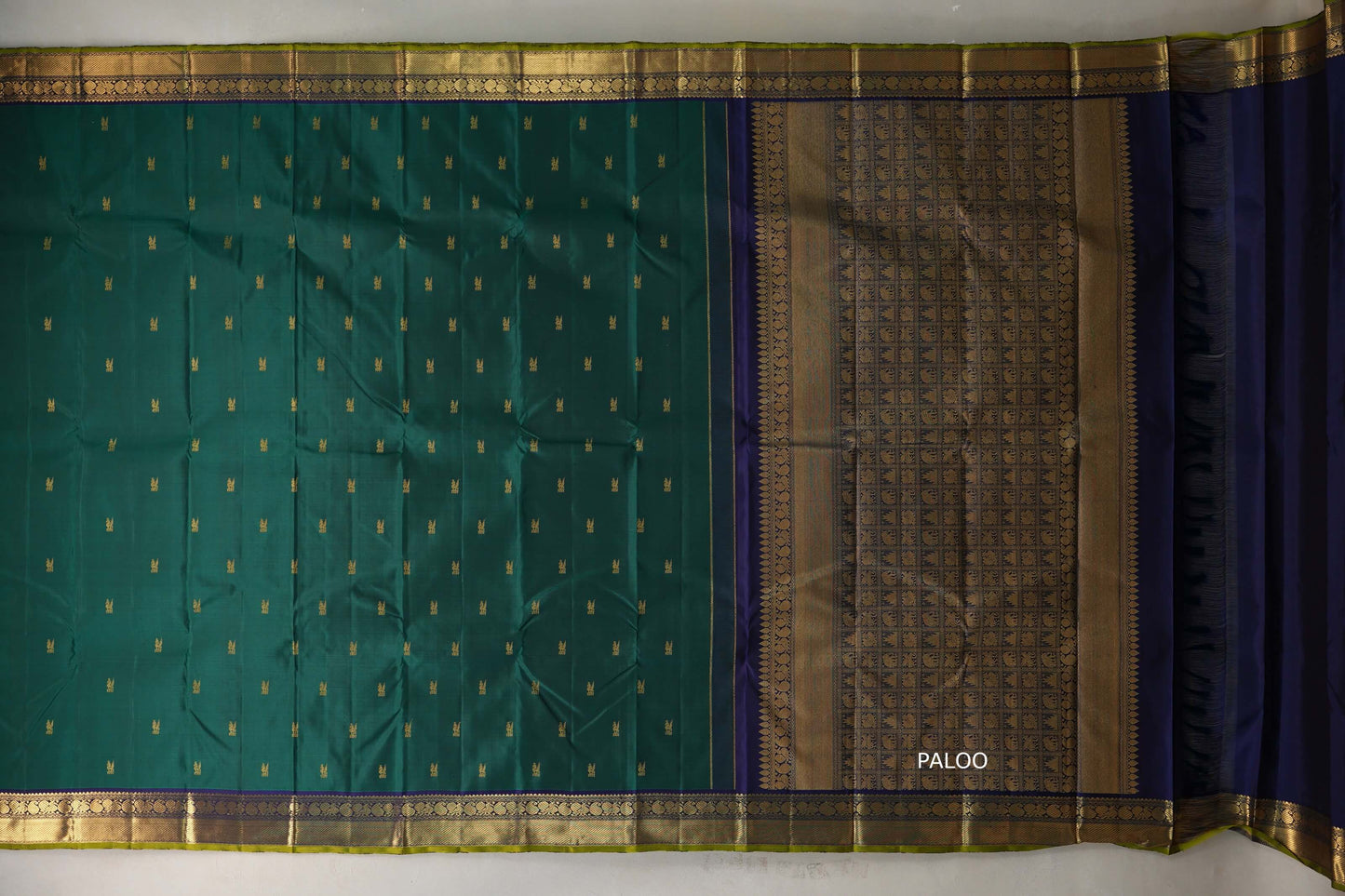 Emerald green with deep blue borders Vintage Kanjivaram Silk Saree SS9102