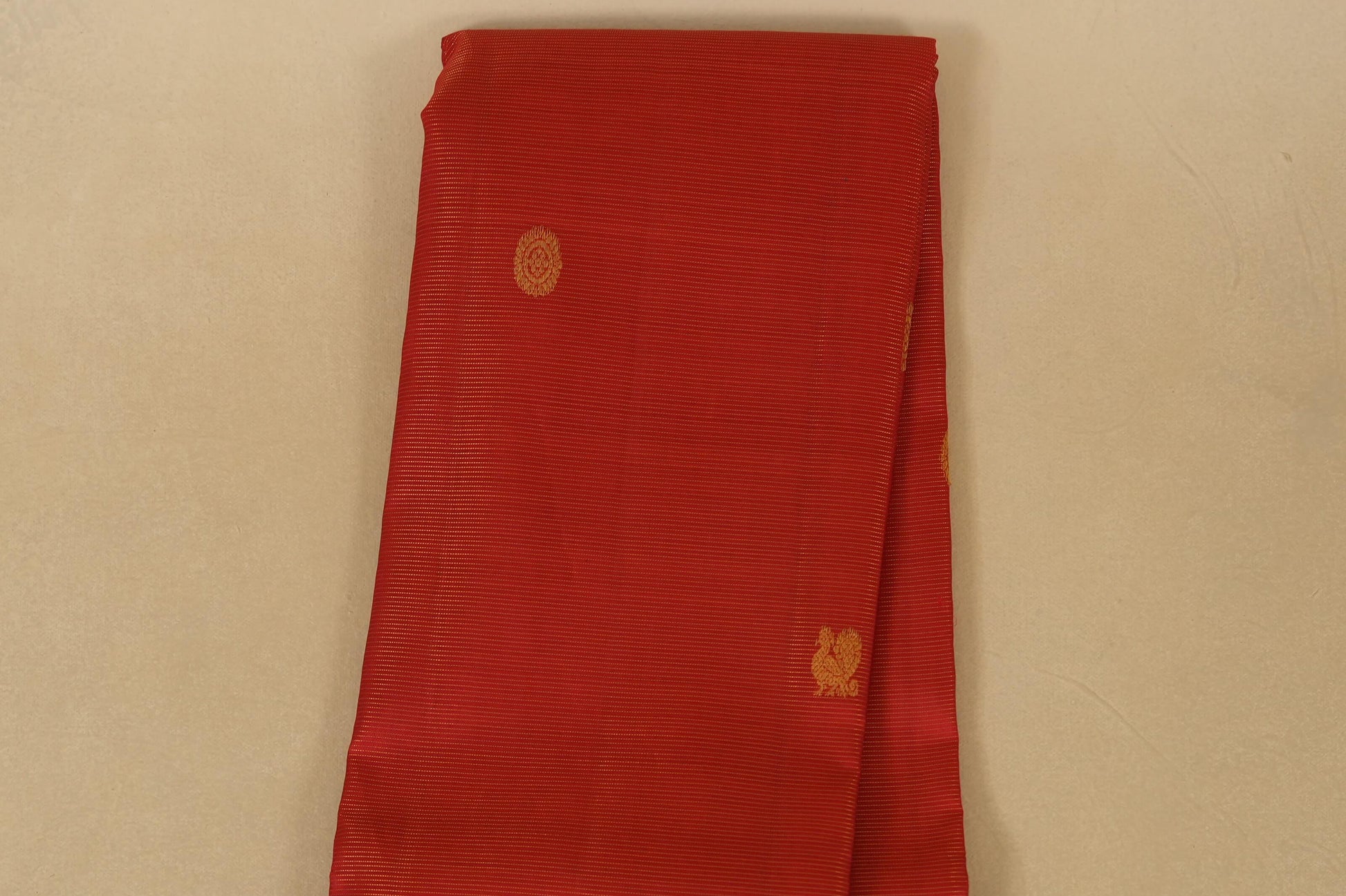 Red Zari Vaira Oosi Kanjivaram Silk Saree body zoom