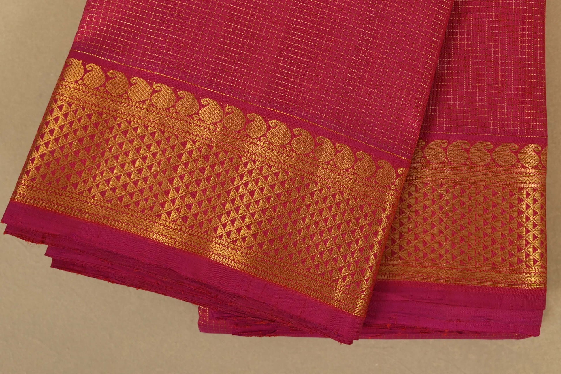 Hot Pink Kanjivaram Silk Saree borders zoom