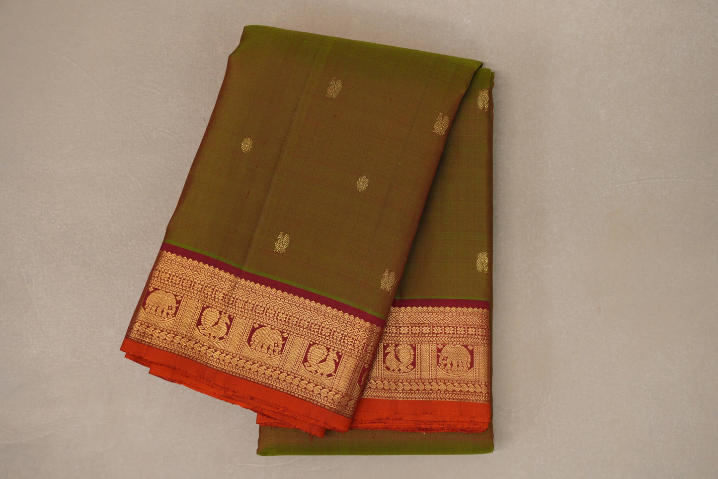 Dual tone of red and green Vintage Kanjivaram Silk Saree SS9113