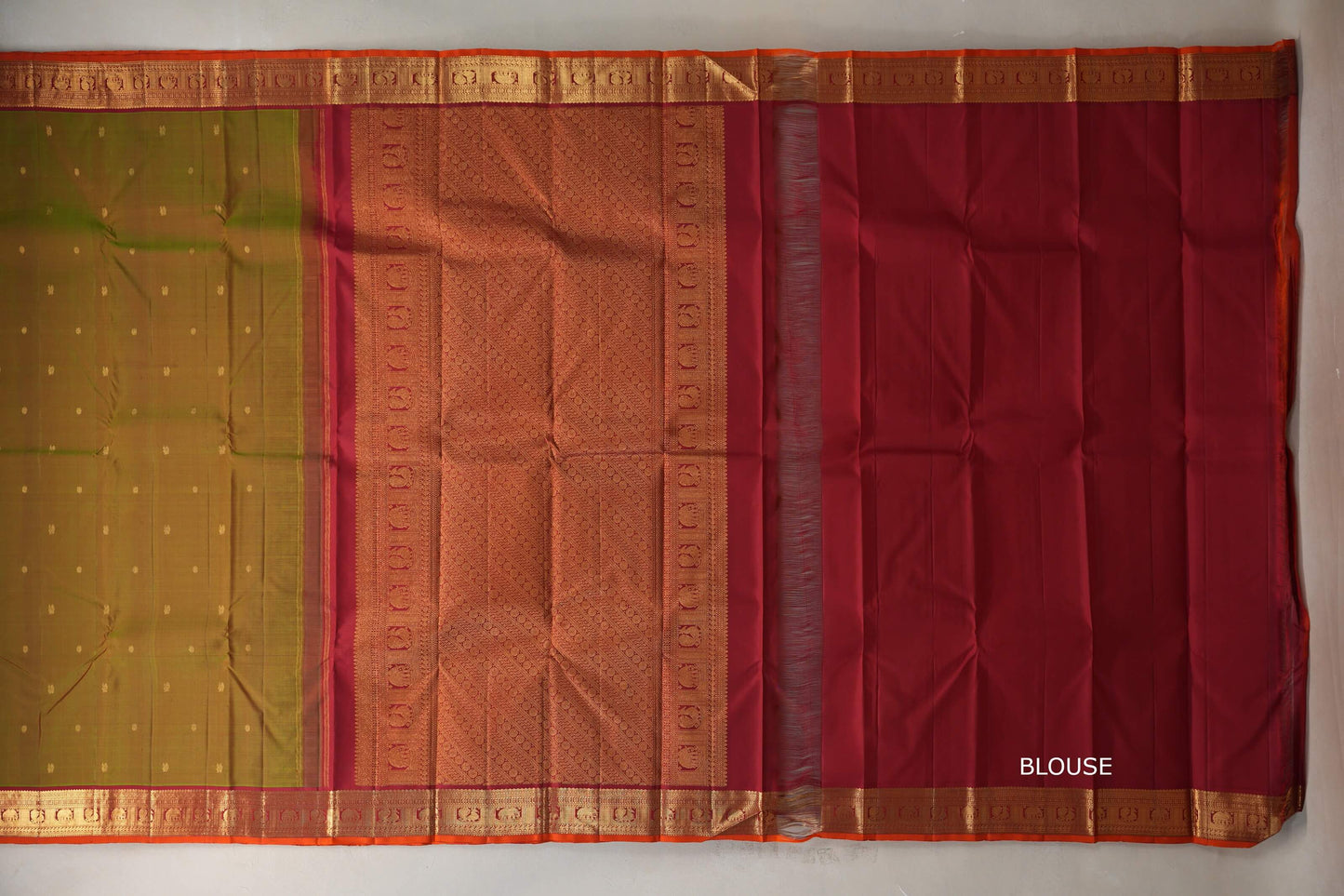 Dual tone of red and green Vintage Kanjivaram Silk Saree SS9113