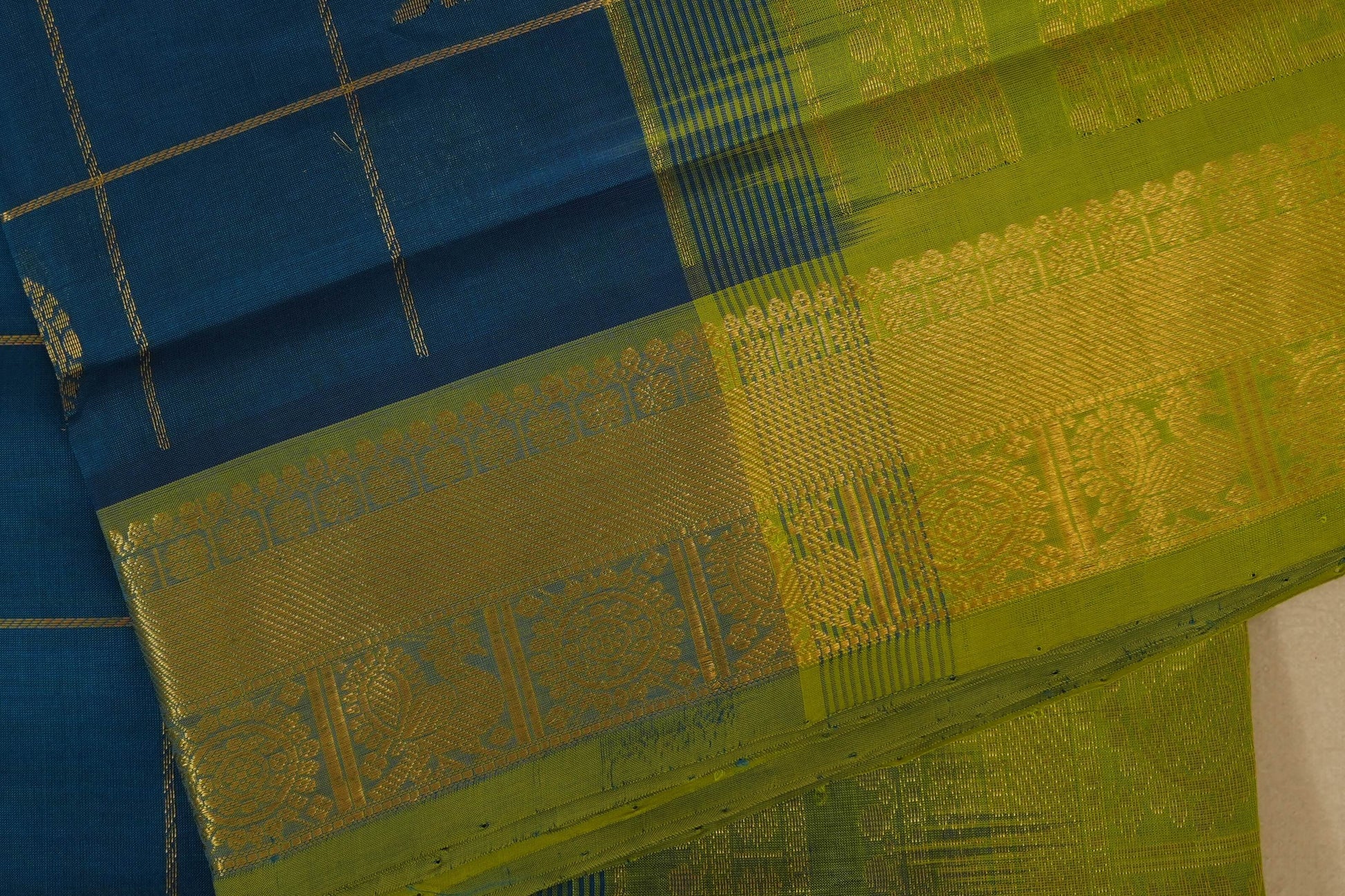 Peacock green checks Nine and a half Yards Silk Cotton Saree boder