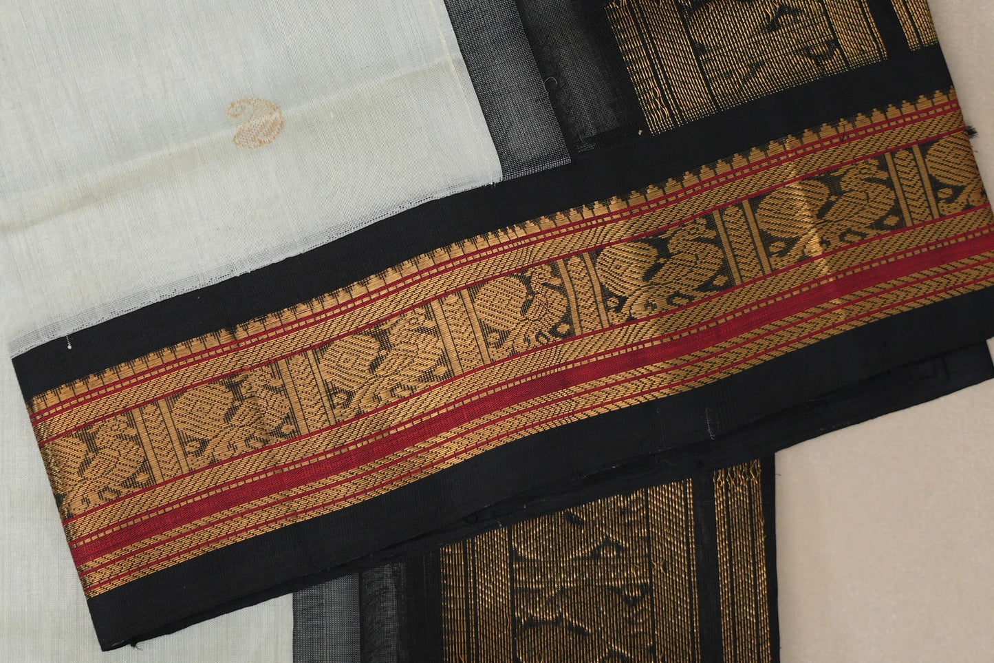 Off White with Black Borders Vintage Silk Cotton Saree SS9129