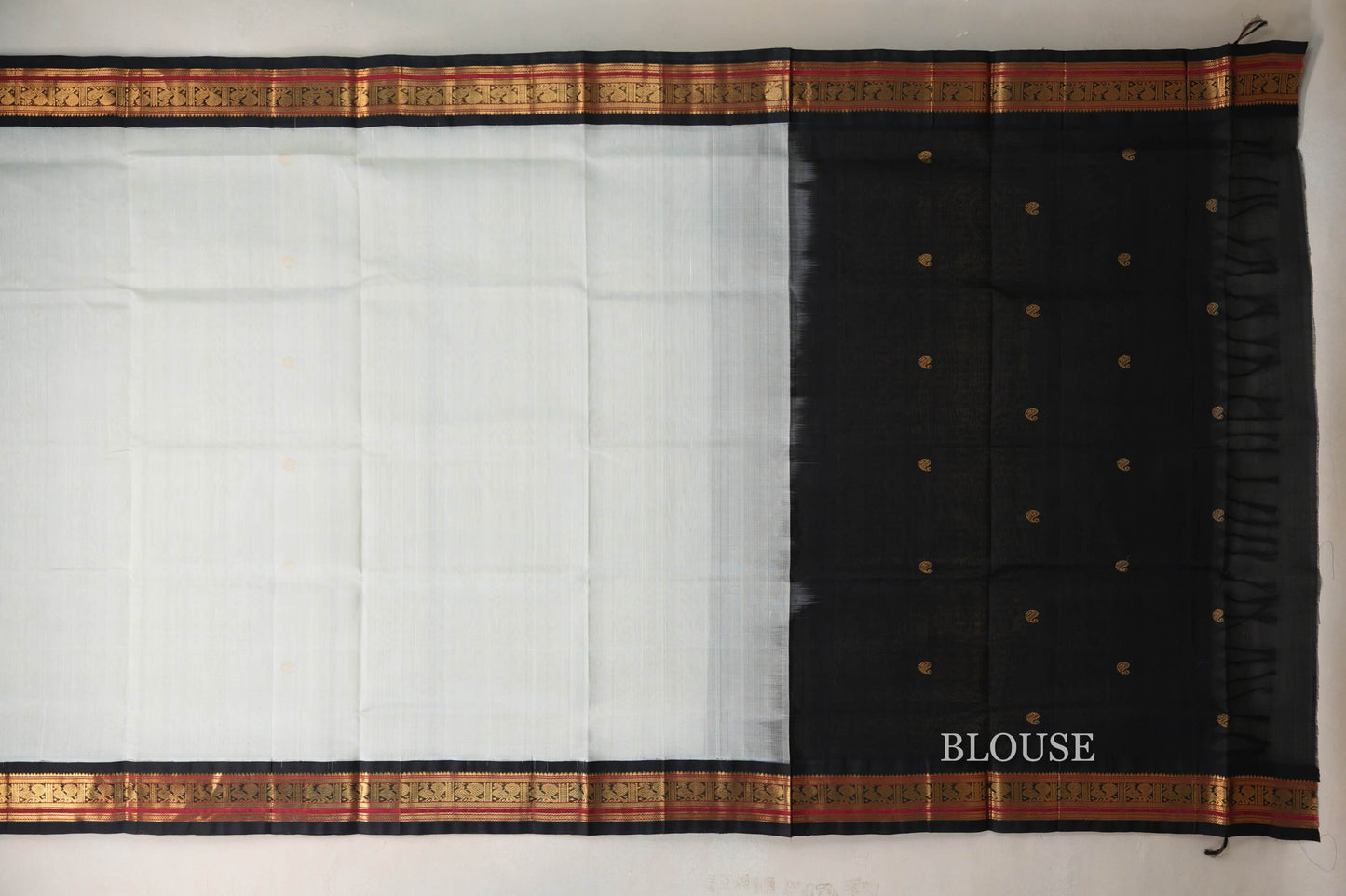 Off White with Black Borders Vintage Silk Cotton Saree SS9129