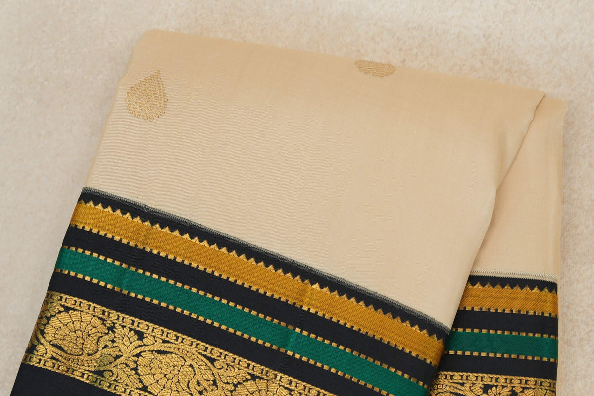 Cream Beige with Dark Navy Blue Borders Vintage Kanjivaram Silk Saree body