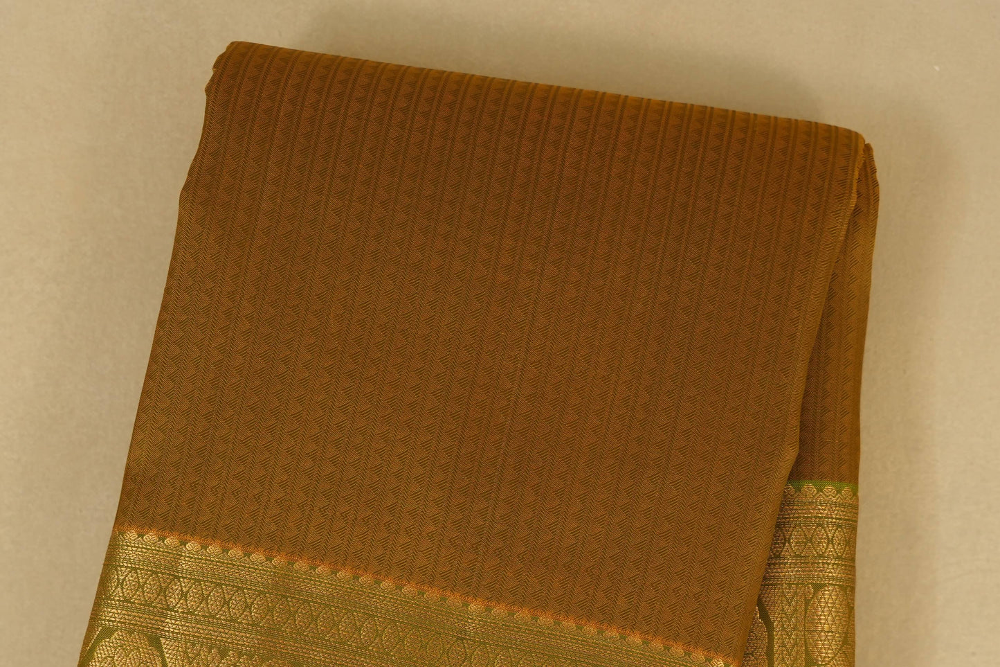 Olive Green Light Weight Kanchipuram Silk Saree Body Zoom