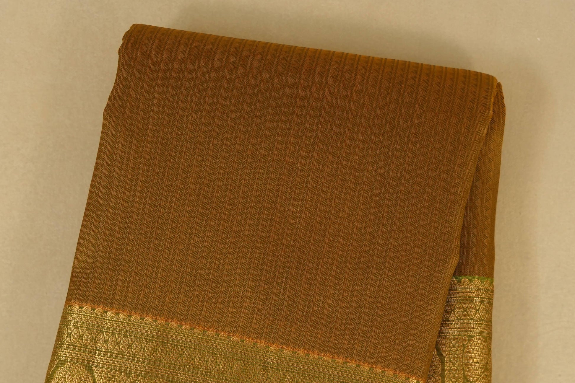 Olive Green Light Weight Kanchipuram Silk Saree Body Zoom