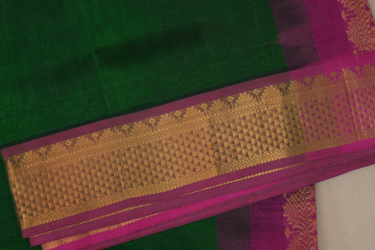 Deep Emerald Green with Bright magenta Nine and a half Yards Silk Cotton Saree SS9151