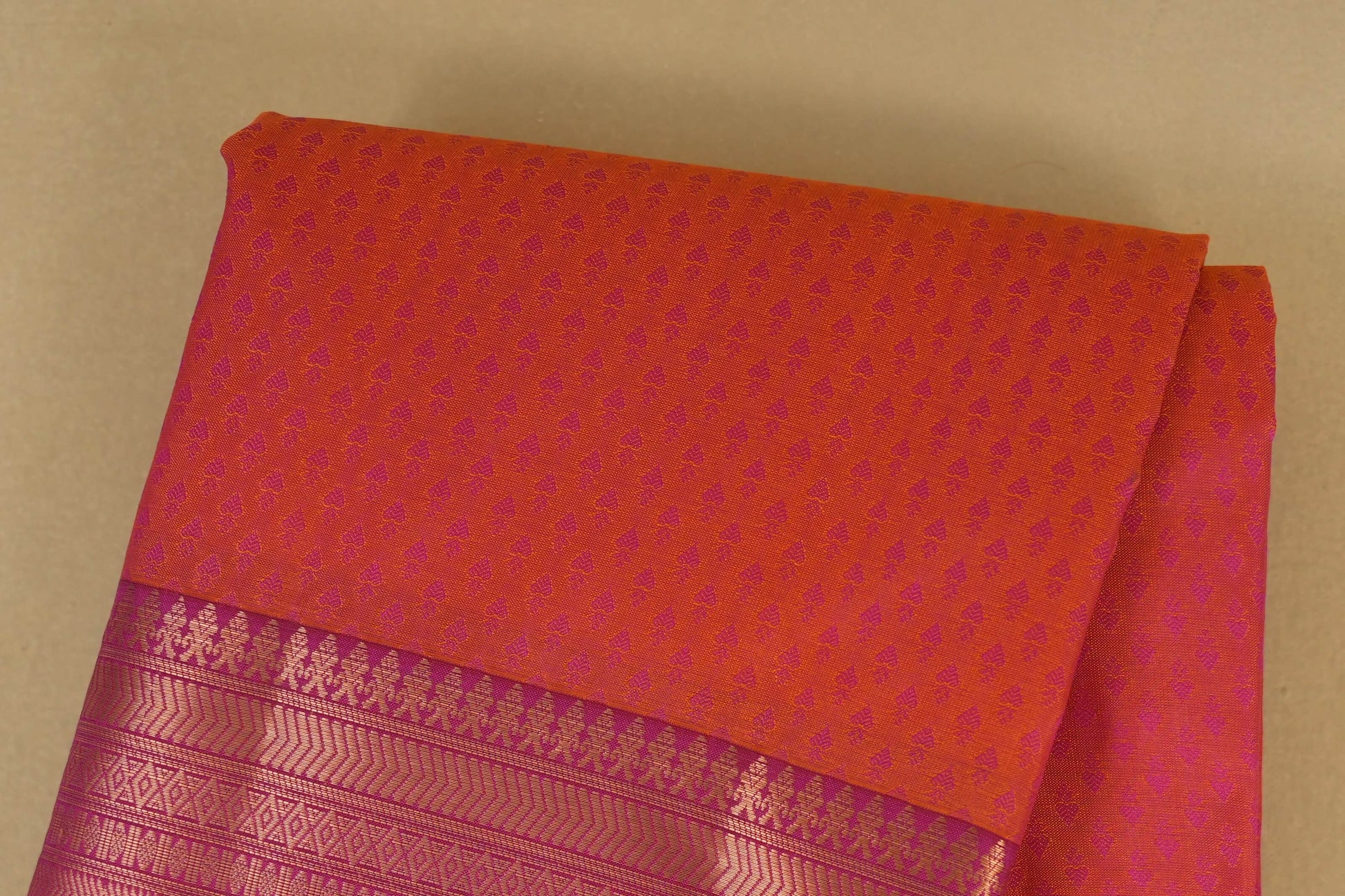 Pinkish Orange Light Weight Kanchipuram Silk Saree Body Zoom