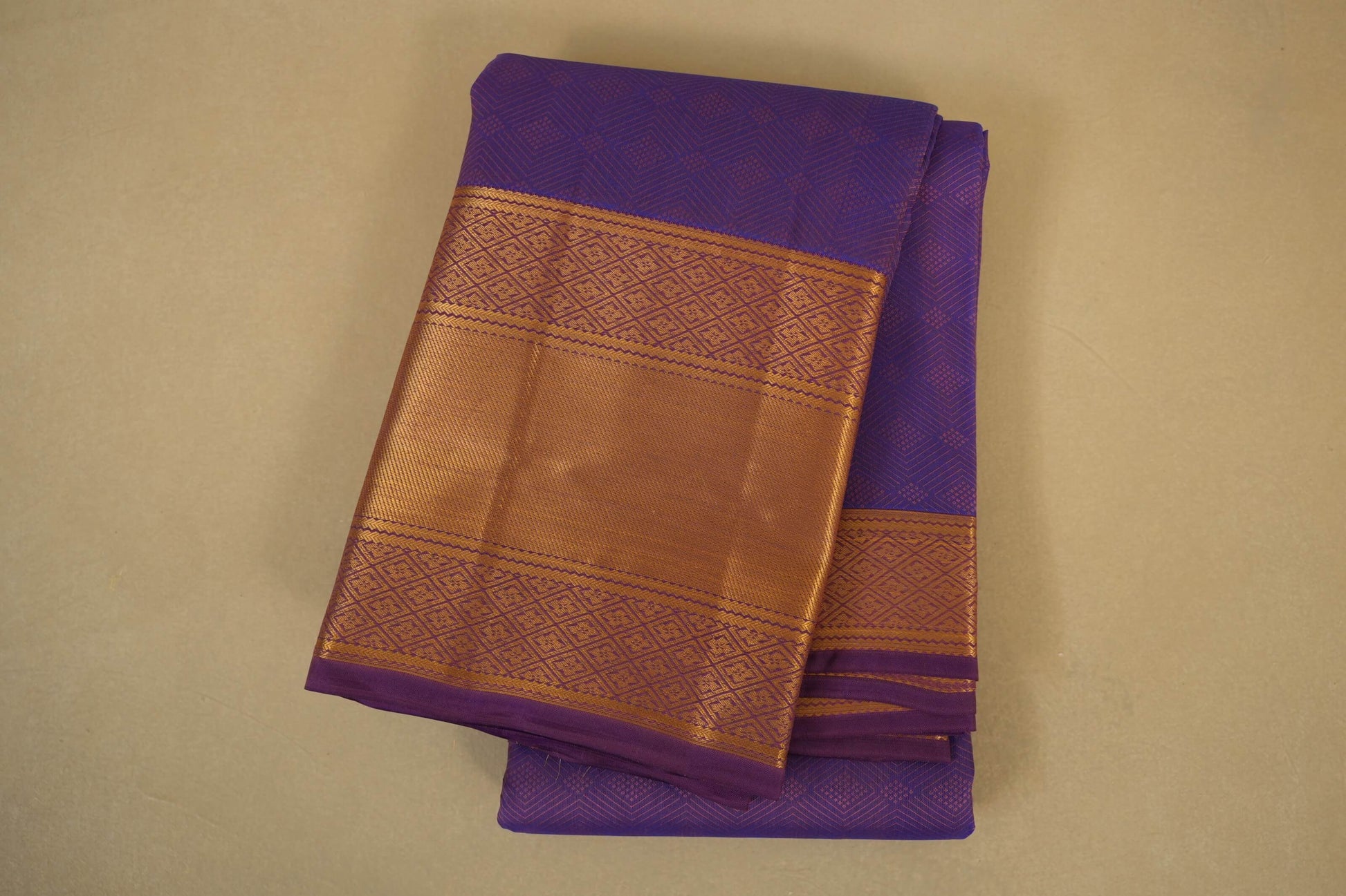 Folded Lavender Light Weight Kanchipuram Silk Saree
