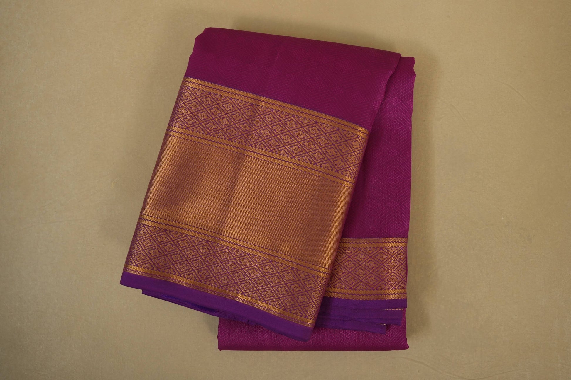 Folded Magenta Light Weight Kanchipuram Silk Saree
