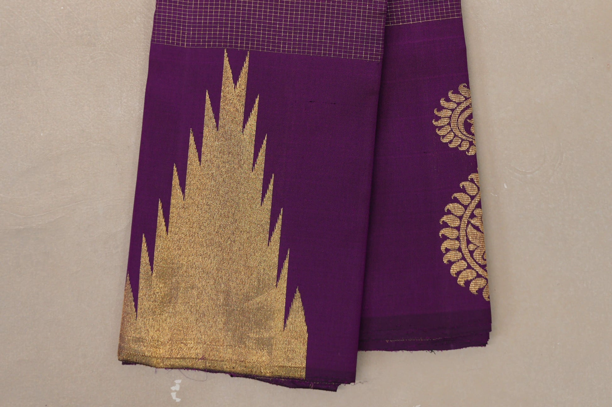 Deep Purple Vintage Kanjivaram Silk Saree borders
