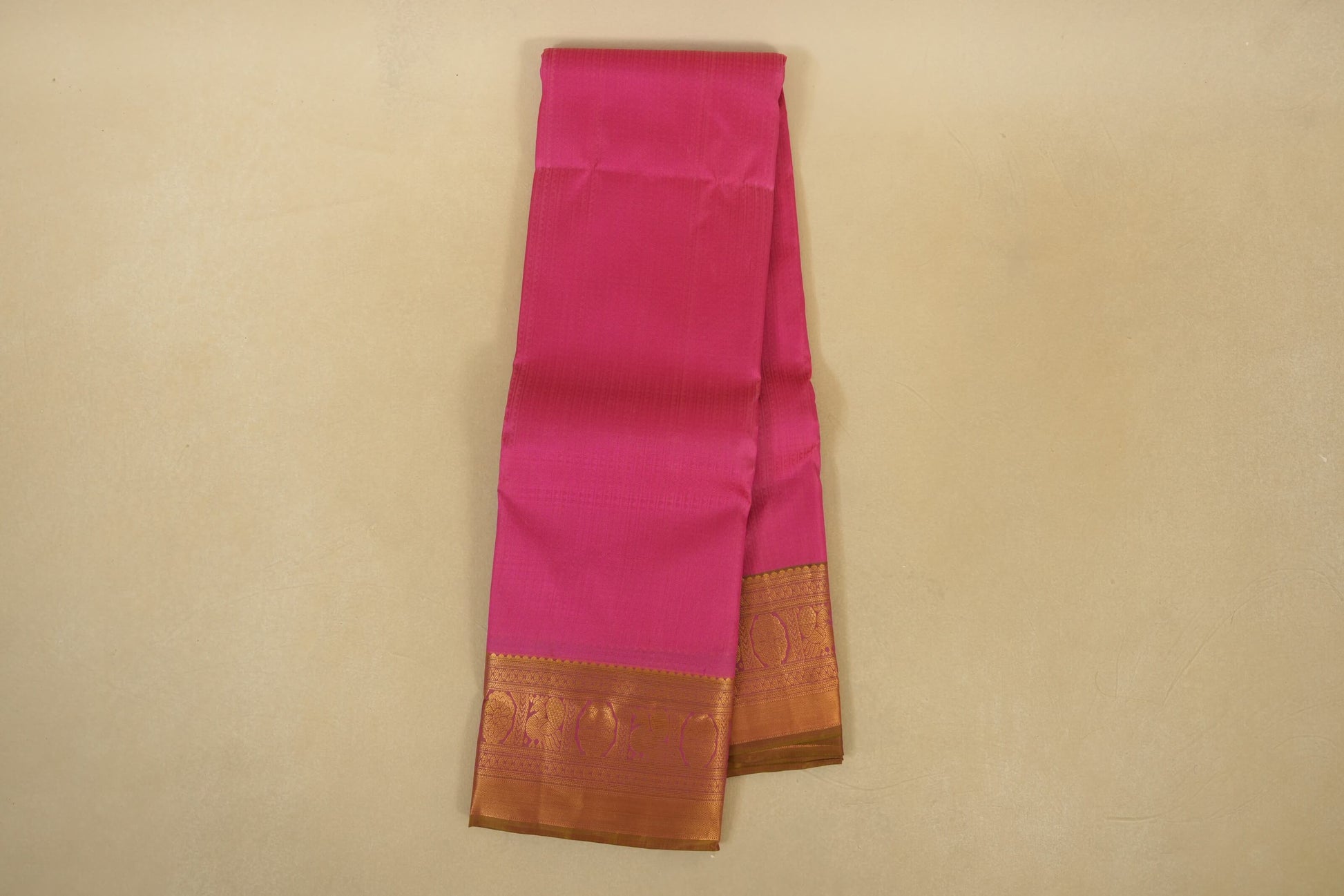 Pink with Manthulir Borders Light Weight Kanchipuram Silk Saree Online