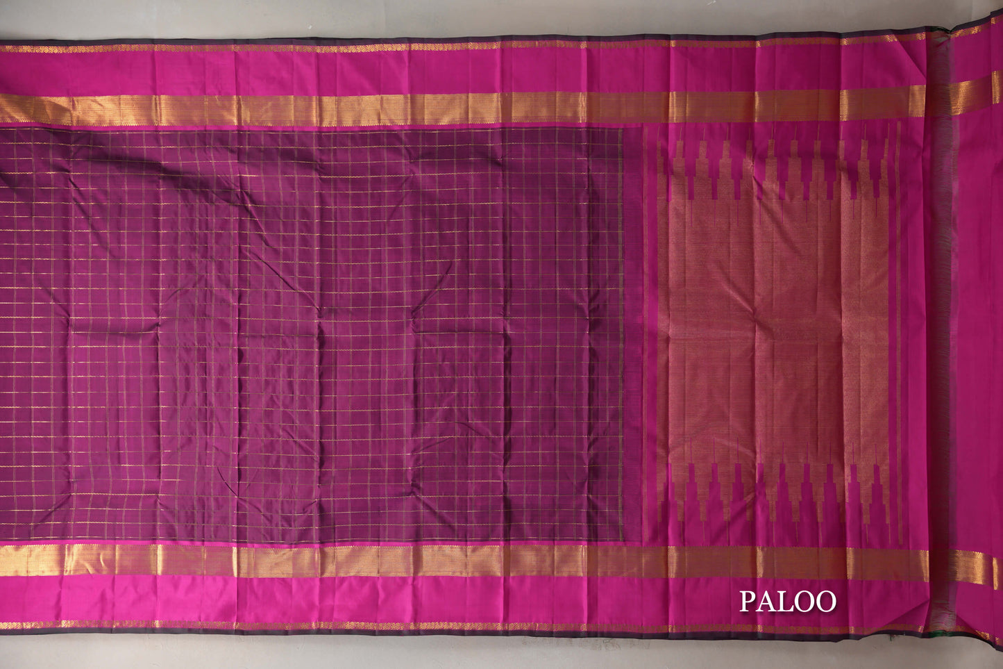 Deep Magenta with Bright Pink Dark Green Selvedge Vintage Kanjivaram Silk Saree paloo
