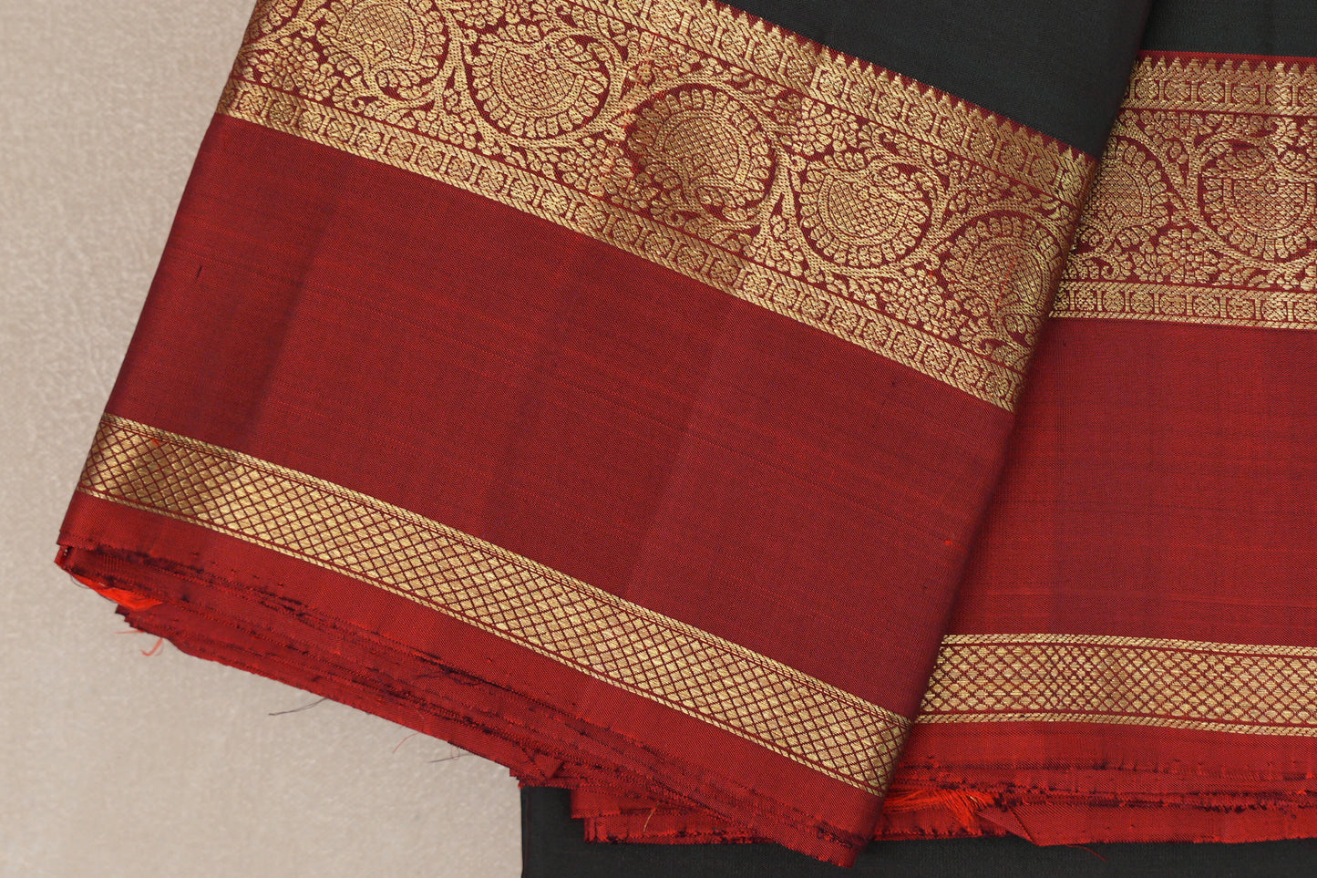 Dual Tone of Maroon and Green Vintage Kanjivaram Silk Saree rettai pettu borders