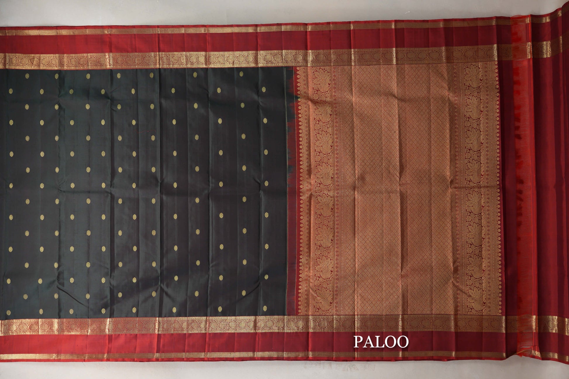 Dual Tone of Maroon and Green Vintage Kanjivaram Silk Saree paloo