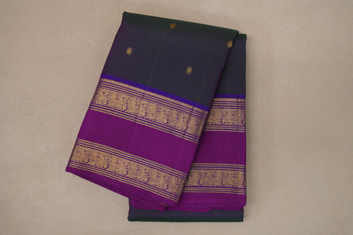 Dual Tone of Magenta and Green Vintage Kanjivaram Silk Saree