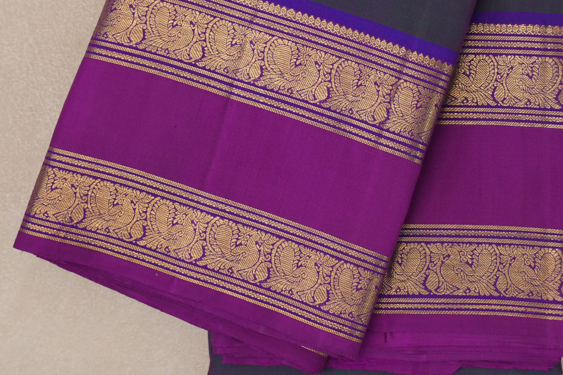 Dual Tone of Magenta and Green Vintage Kanjivaram Silk Saree border