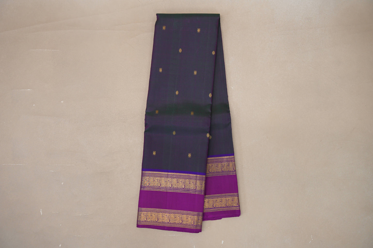 Online Dual Tone of Magenta and Green Vintage Kanjivaram Silk Saree