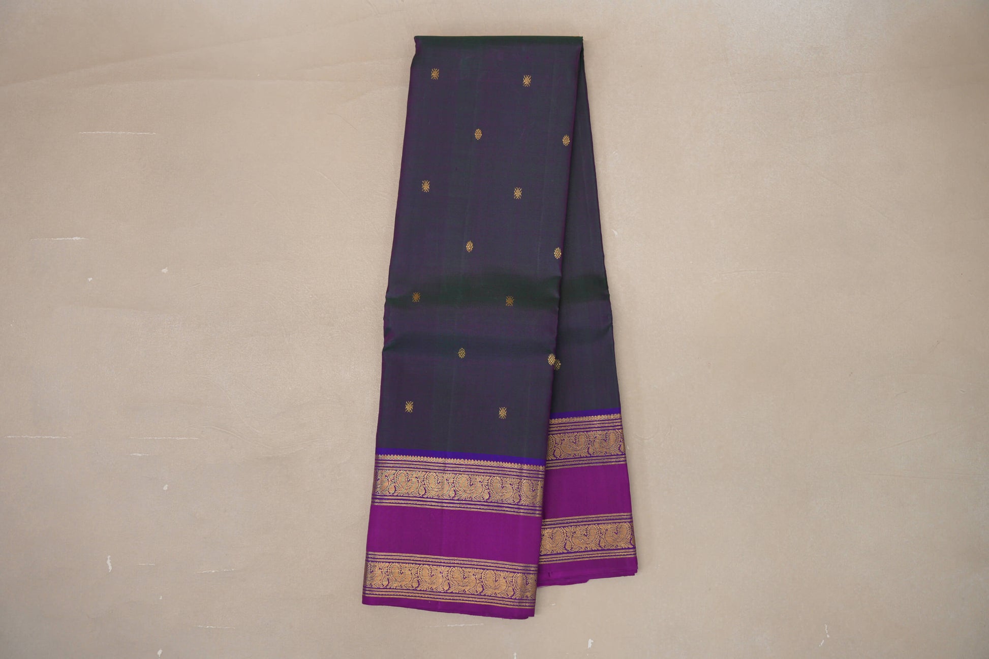 Online Dual Tone of Magenta and Green Vintage Kanjivaram Silk Saree