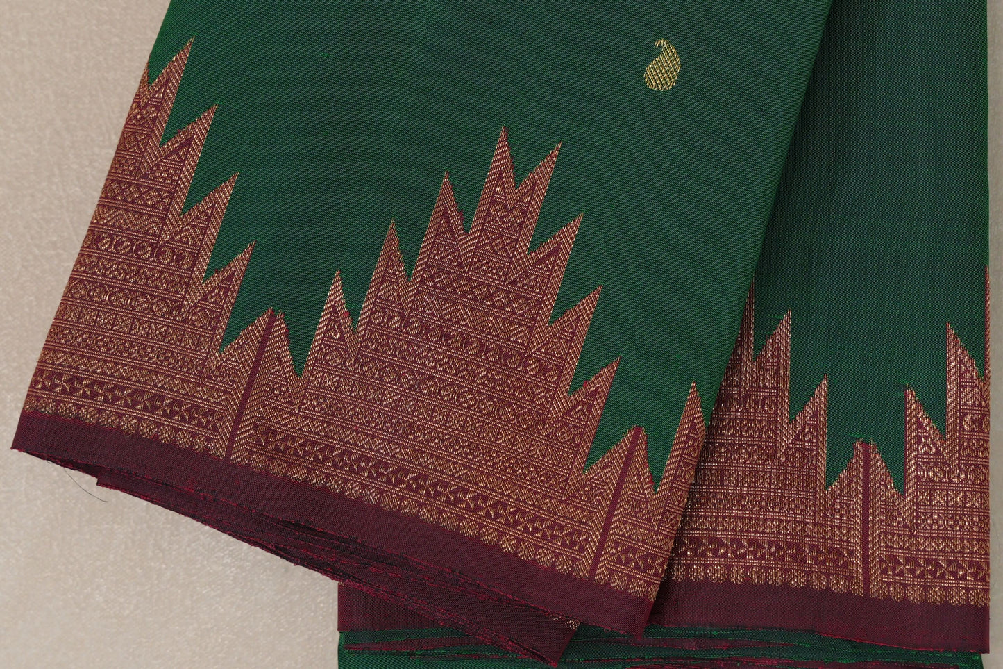 Emerald Green with reddish maroon Vintage Kanjivaram Silk Saree SS9202