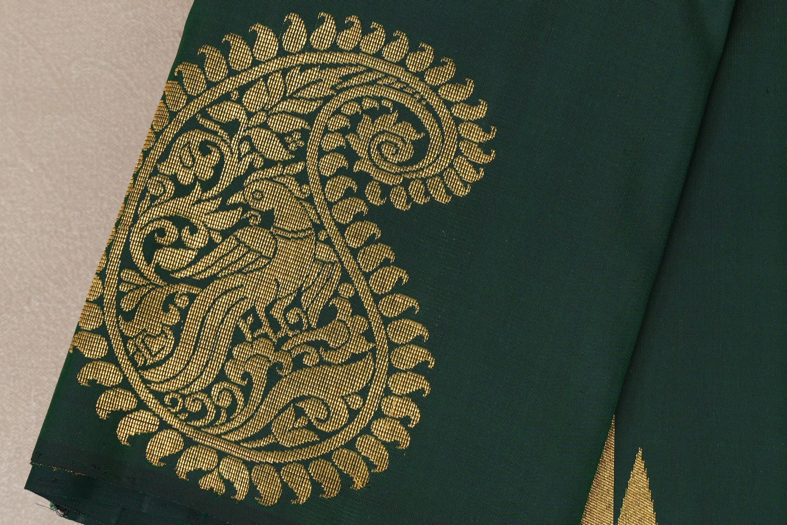 Deep Bottle Green Vintage Kanjivaram Silk Saree SS9204