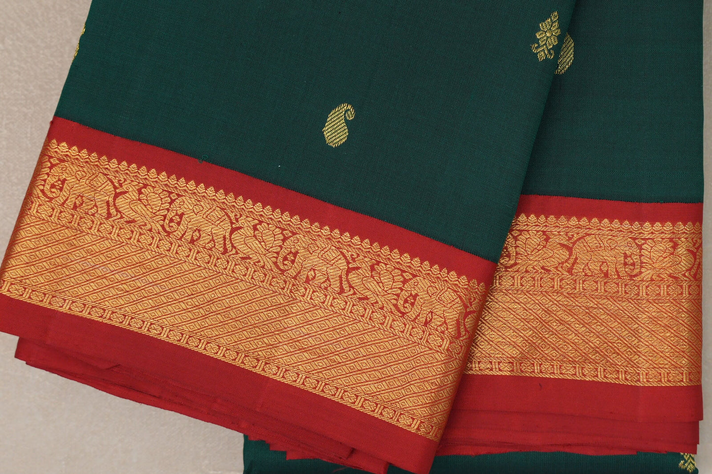 Deep Green with bright red Vintage Kanjivaram Silk Saree SS9207